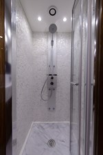 Claudia 55 75 Sunseeker 2017-forward_head-3