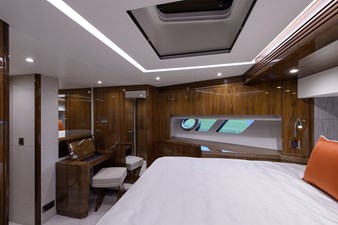 Claudia 58 75 Sunseeker 2017-forward_stateroom-3