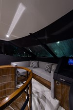 Claudia 71 75 Sunseeker 2017-lower_helm-5