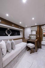 Claudia 81 75 Sunseeker 2017-master_stateroom-6