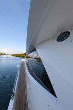 Claudia 88 75 Sunseeker 2017-port_passageway-1