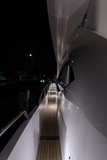 Claudia 89 75 Sunseeker 2017-port_passageway-2