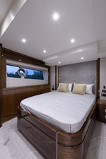 Claudia 103 75 Sunseeker 2017-starboard_guest_stateroom-1