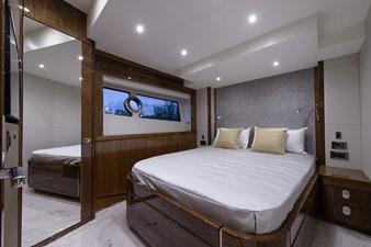 Claudia 104 75 Sunseeker 2017-starboard_guest_stateroom-2