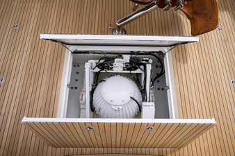76 Enclosed Bridge SIX PACK 22 76_viking_six_pack_cockpit_18