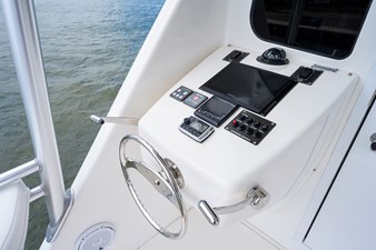 76 Enclosed Bridge SIX PACK 36 76_viking_six_pack_enclosed_flybridge_aft_deck_4