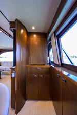 76 Enclosed Bridge SIX PACK 55 76_viking_six_pack_salon_7