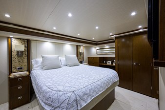 76 Enclosed Bridge SIX PACK 75 76_viking_six_pack_master_stateroom_2