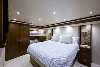 76 Enclosed Bridge SIX PACK 73 76_viking_six_pack_master_stateroom_4