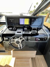 JUS 27 Helm Controls