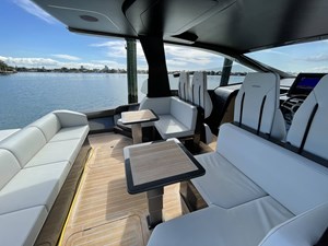 JUS 43 Lounge Seating