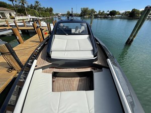 JUS 49 Bow Sunpad and Seating