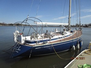 3_2778475_47_swan_starboard_aft_profile