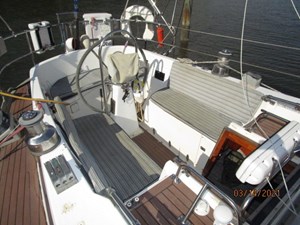 10_2778475_47_swan_cockpit_aft