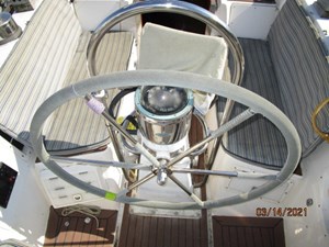 Ariel 12 11_2778475_47_swan_cockpit_helm