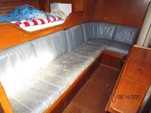 Ariel 26 19_2778475_47_swan_salon_port_seating