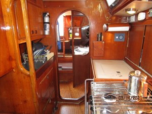 Ariel 30 23_2778475_47_swan_galley2