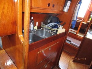 Ariel 31 24_2778475_47_swan_galley3