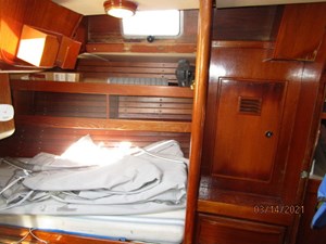 Ariel 33 26_2778475_47_swan_aft_stateroom_port