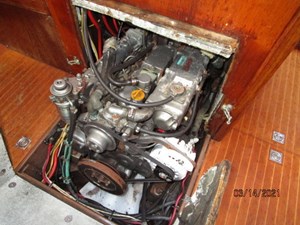 Ariel 38 31_2778475_47_swan_auxiliary