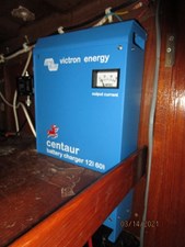Ariel 39 32_2778475_47_swan_battery_charger