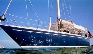 Ariel 15 Ariel port fwd hull web1