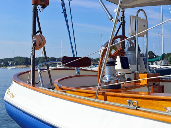  Custom Scrollwork, Aft Stbd Qtr