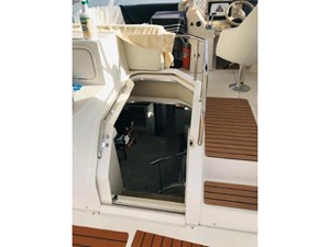 Cruisers Yachts 3950 8 9