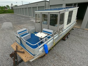 Pontoon Houseboat 4 GOPR5130