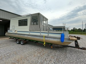 Pontoon Houseboat 14 GOPR5147