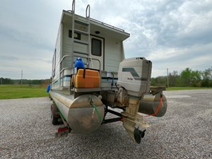 Pontoon Houseboat 17 GOPR5151