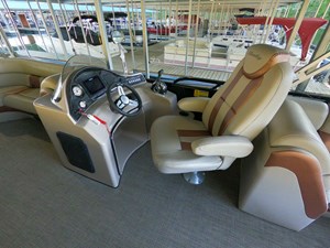 Tritoon w/150HP 4-Stroke 13 GOPR5239