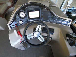 Tritoon w/150HP 4-Stroke 16 GOPR5243