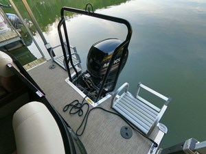 Tritoon w/150HP 4-Stroke 30 GOPR5258