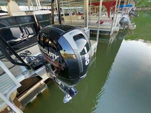 Tritoon w/150HP 4-Stroke 32 GOPR5260