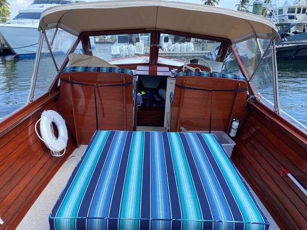 10_1963 27ft Chris-Craft Open Runabout MUMKEN