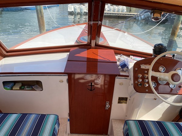 18_1963 27ft Chris-Craft Open Runabout MUMKEN