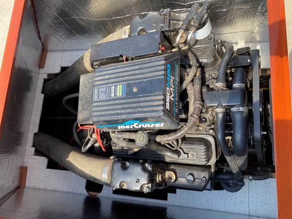 23_1963 27ft Chris-Craft Open Runabout MUMKEN