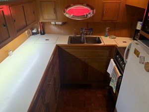 Moonshadow 26 Galley looking port