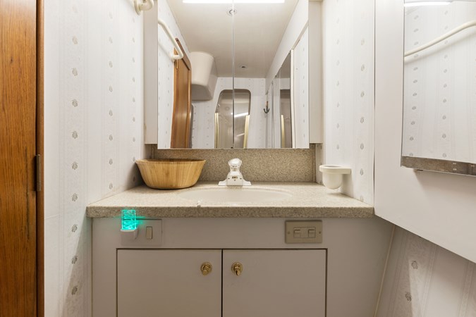 17_2001 52ft Ocean Yachts 52SS I CARTER