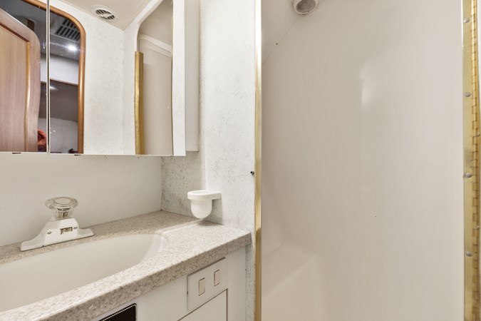 26_2001 52ft Ocean Yachts 52SS I CARTER