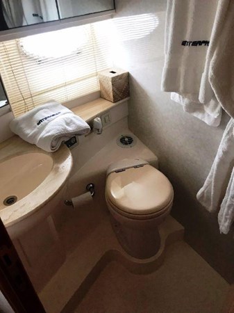 27_2001 52ft Pershing JR ENTERPRISE