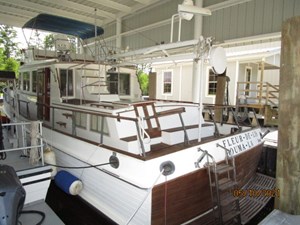 Fleur De Lis 0 0_2780261_49_grand_banks_port_aft_profile