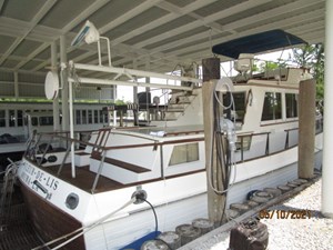 Fleur De Lis 2 1_2780261_49_grand_banks_starboard_aft_profile