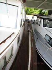 Fleur De Lis 8 7_2780261_49_grand_banks_port_side_deck2