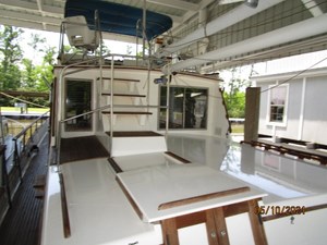 Fleur De Lis 17 16_2780261_49_grand_banks_trunk_cabin_forward