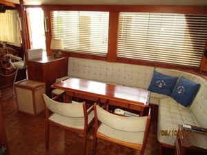Fleur De Lis 24 23_2780261_49_grand_banks_salon_starboard