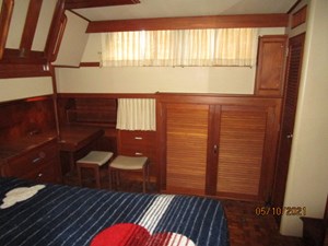 Fleur De Lis 33 32_2780261_49_grand_banks_master_stateroom_port