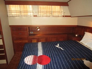 Fleur De Lis 34 33_2780261_49_grand_banks_master_stateroom_starboard