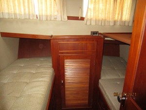 Fleur De Lis 41 40_2780261_49_grand_banks_starboard_guest_stateroom